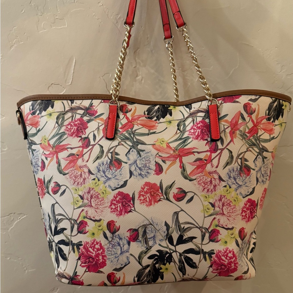 END OF SUMMER SALE: Aldo Floral Tote Bag with Chain Strap- LIKE NEW!